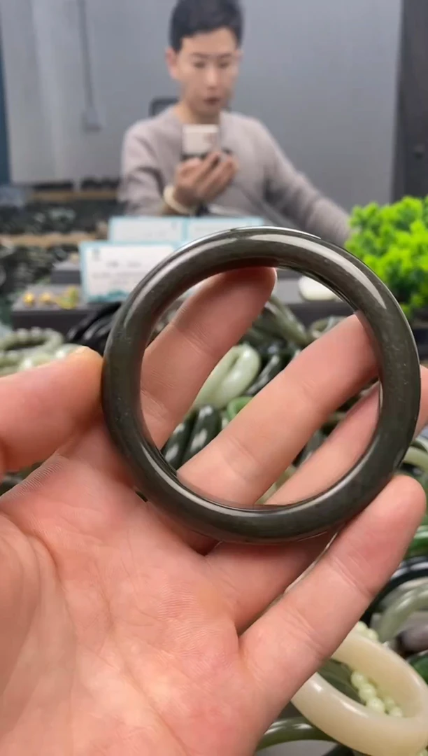 未镶嵌手镯和田玉56.4