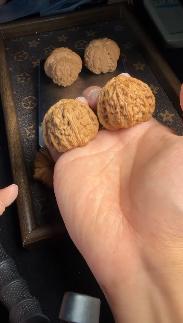 吊坠文玩核桃41尺全品三角白