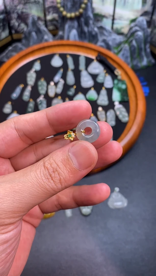 翡翠银S925镶嵌颈饰甜甜圈