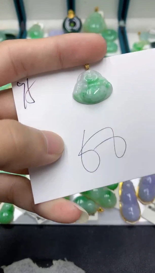 【闪购商品】翡翠颈饰18K金镶嵌翡翠