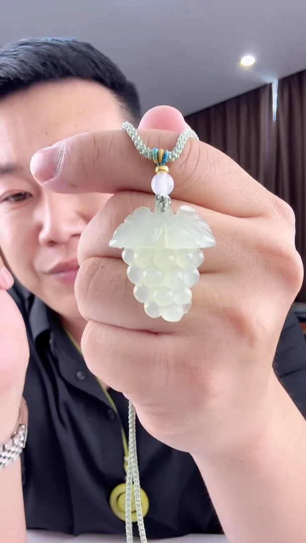 蛇纹石玉未镶嵌岫玉葡萄