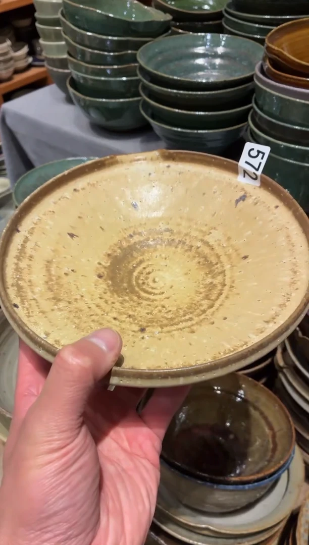 瓷片?**?572微瑕燕麦色里边盘1个
