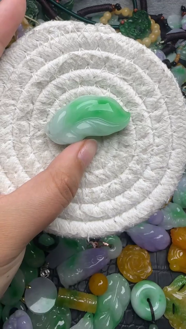 颈饰未镶嵌翡翠缅甸翡翠吊坠
