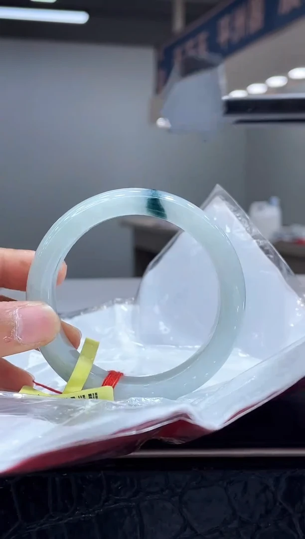 未镶嵌手镯翡翠5