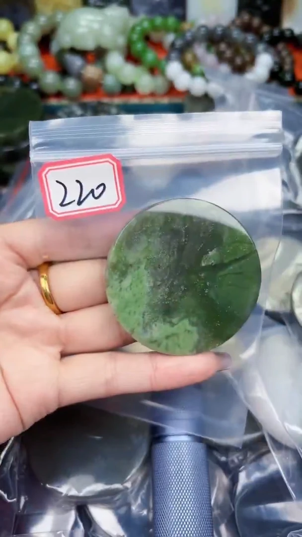 颈饰未镶嵌和田玉和田玉