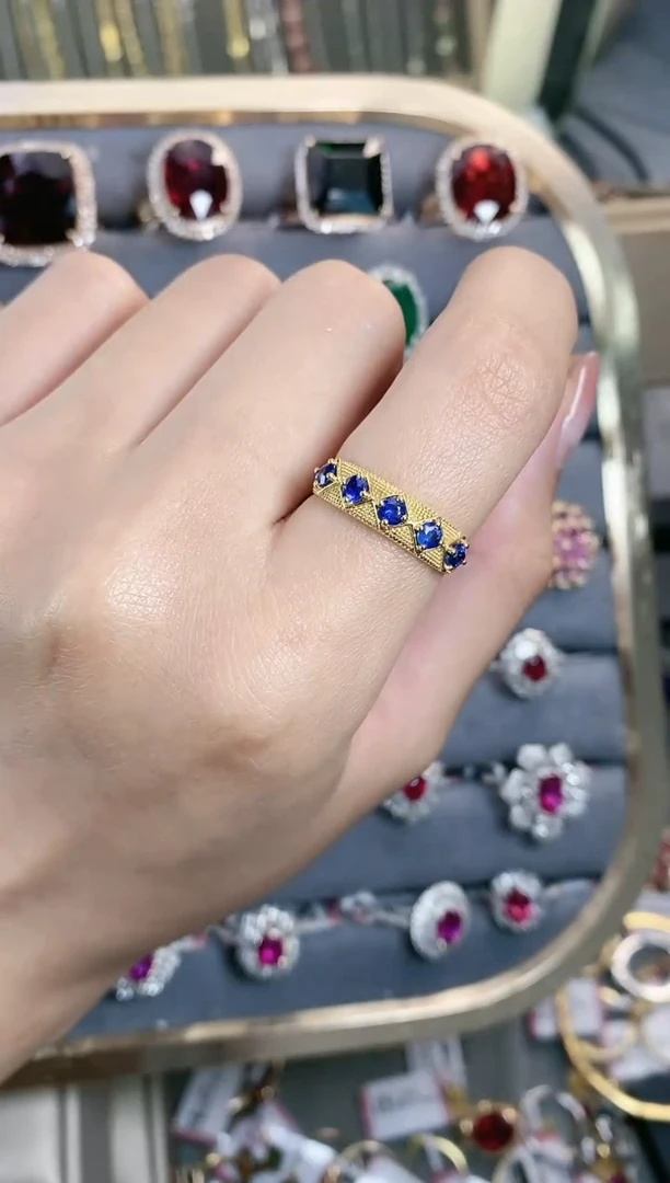 蓝宝石戒指18K金镶嵌·