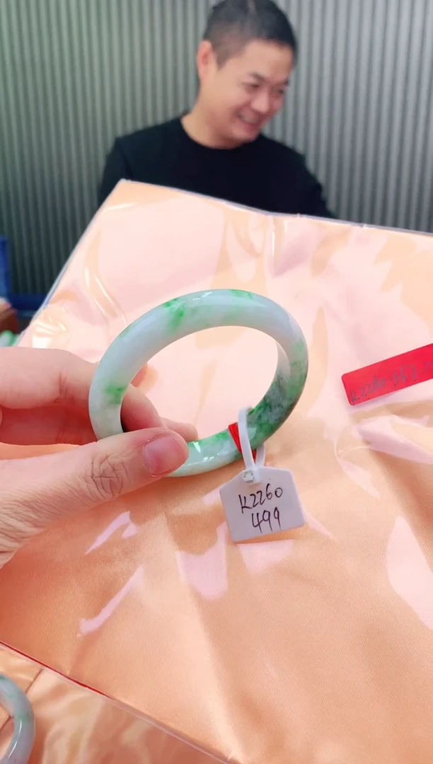 未镶嵌手镯翡翠56+