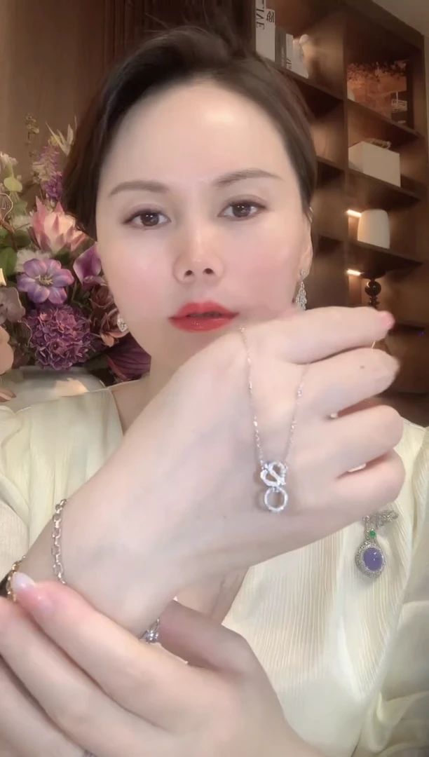 18K金镶嵌项链钻石D33