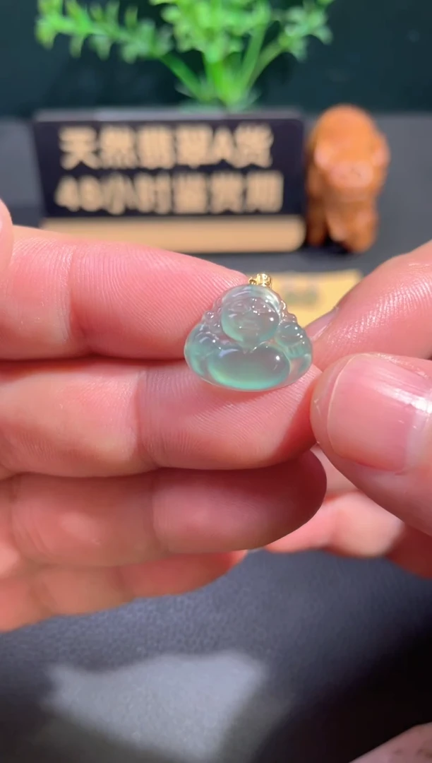 颈饰18K金镶嵌翡翠翡翠