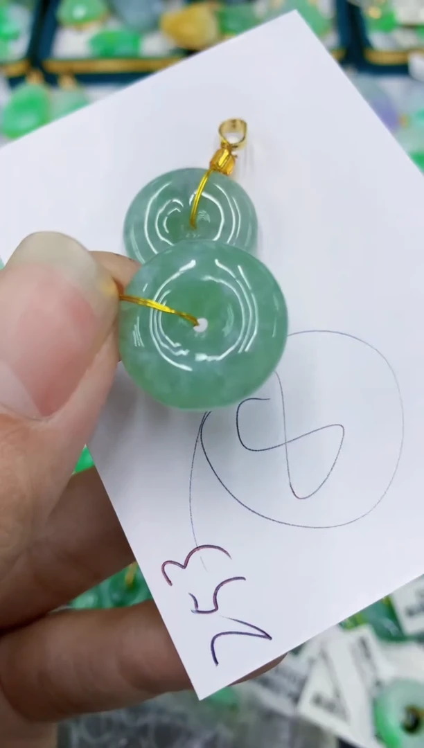 翡翠未镶嵌颈饰11111111111多样性发其一