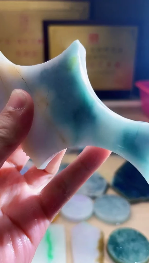 翡翠挂件未镶嵌A货张麦8626