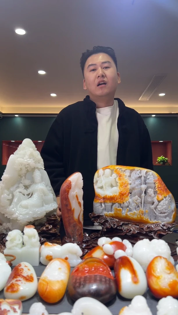 未镶嵌和田玉把件人**姐和田玉