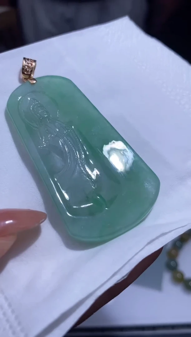 翡翠18K金镶嵌颈饰665522