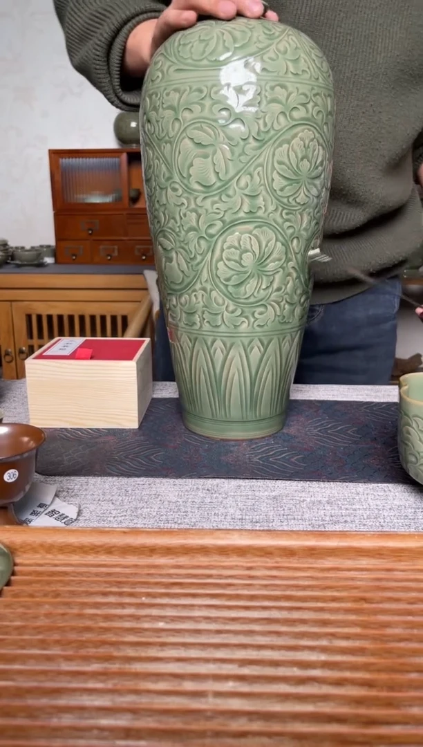 【闪购商品】其他347纯手工秘色牡丹纹大梅瓶