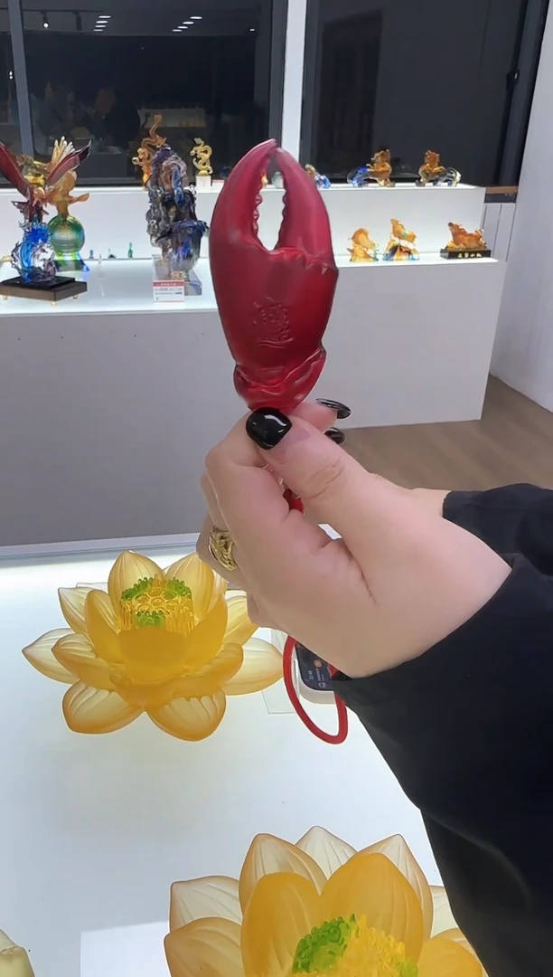 手工艺品琉璃手上有钱