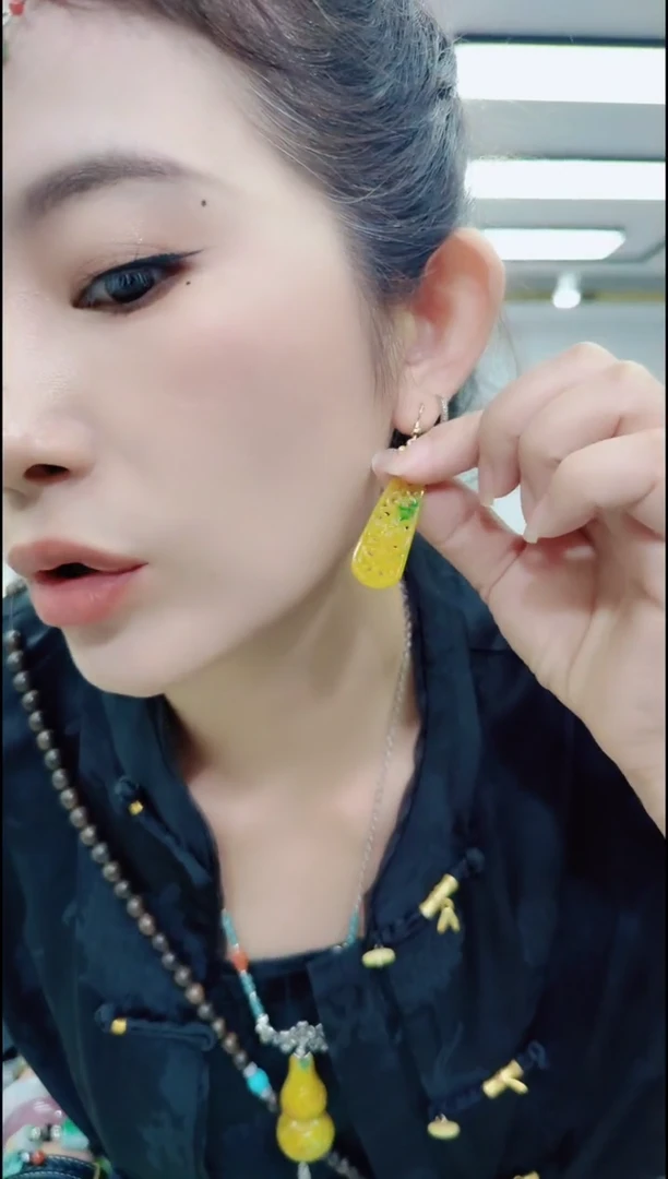 翡翠未镶嵌耳饰04126黄翡耳坠一对