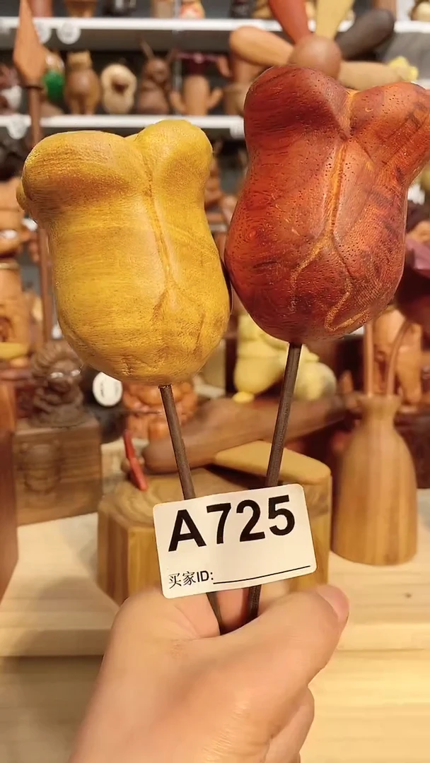 【闪购商品】木木雕摆件可爱卡通