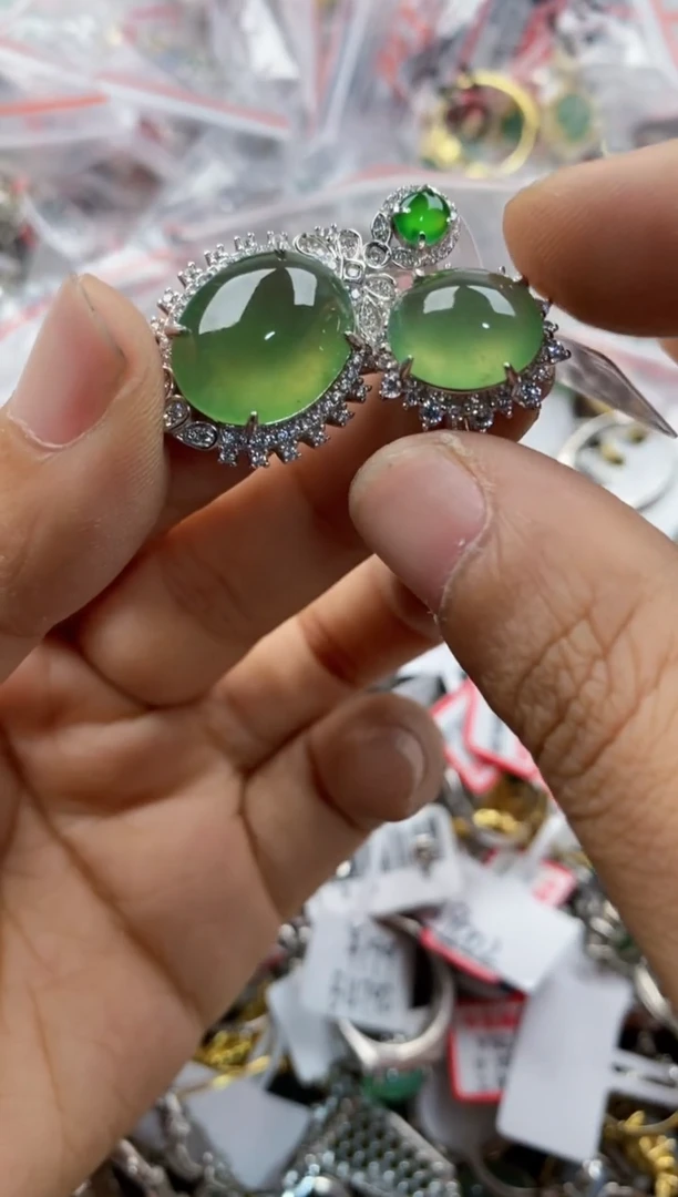 银S925镶嵌戒指翡翠666               1