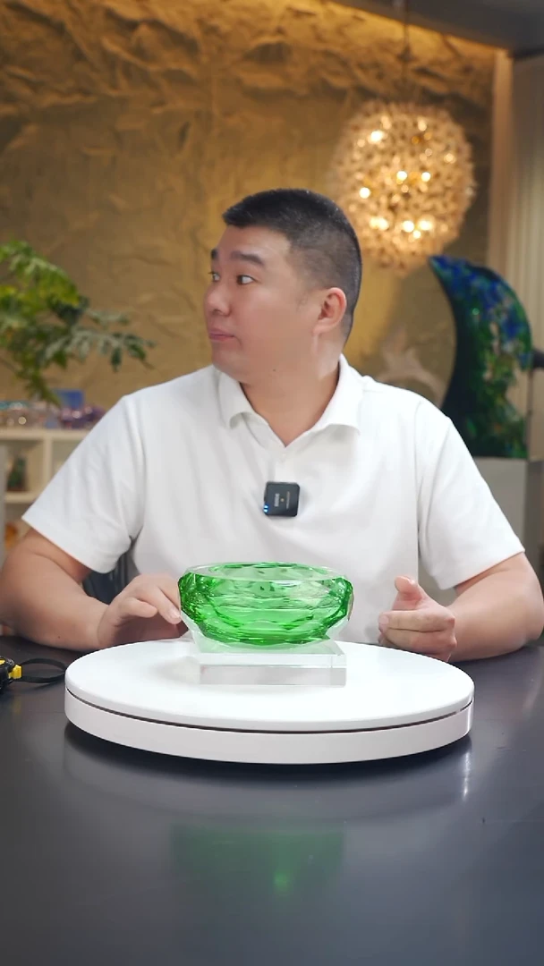 手工艺品琉璃祖母绿色切面烟灰缸