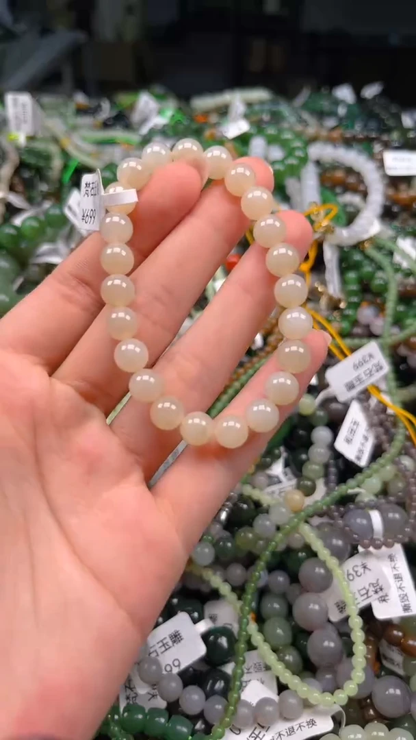 和田玉未镶嵌颈饰1