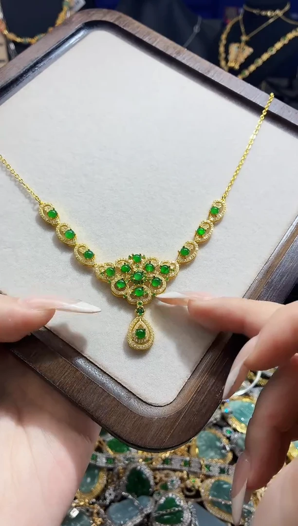 翡翠未镶嵌项链天然翡翠a货 多样性发其一