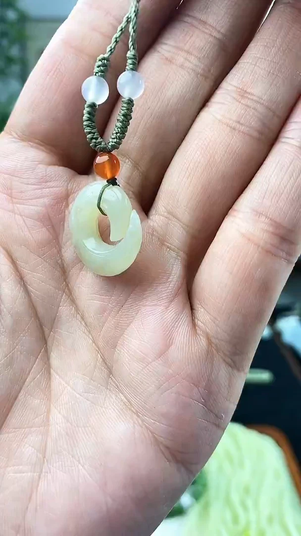 和田玉未镶嵌颈饰1