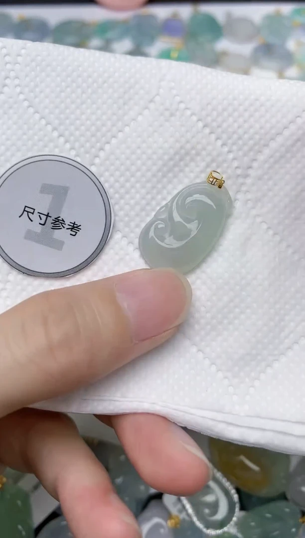 翡翠18K金镶嵌颈饰天然A货翡翠