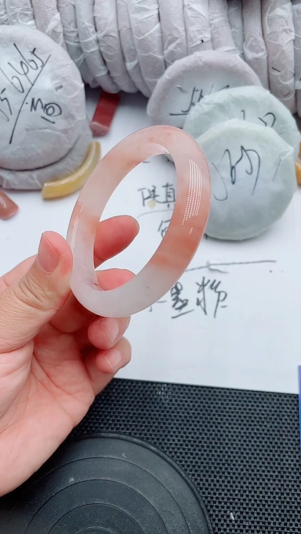 未镶嵌手镯石英质玉81-55-56
