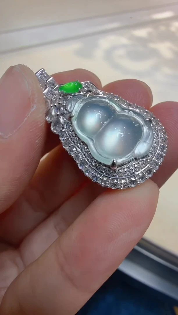 吊坠(不含链)18K金镶嵌翡翠多样性团购发一件