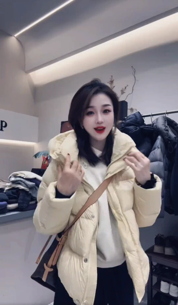 欧货休闲百搭保暖超软女短款冬季2025新款加厚面包服爆款外套潮