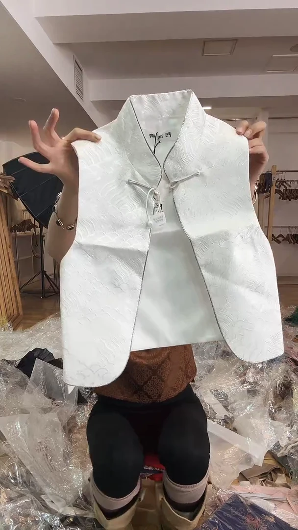 马甲       L码        110-120斤