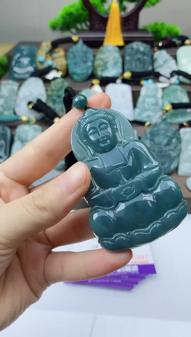 翡翠未镶嵌颈饰