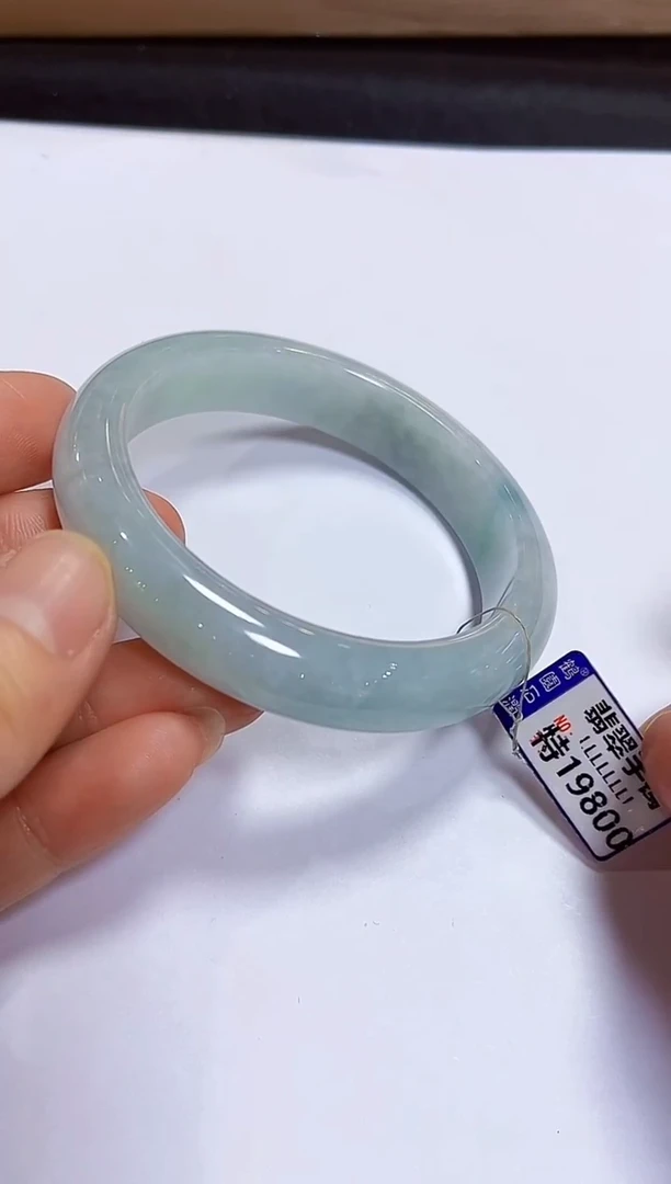 颈饰未镶嵌翡翠手镯56