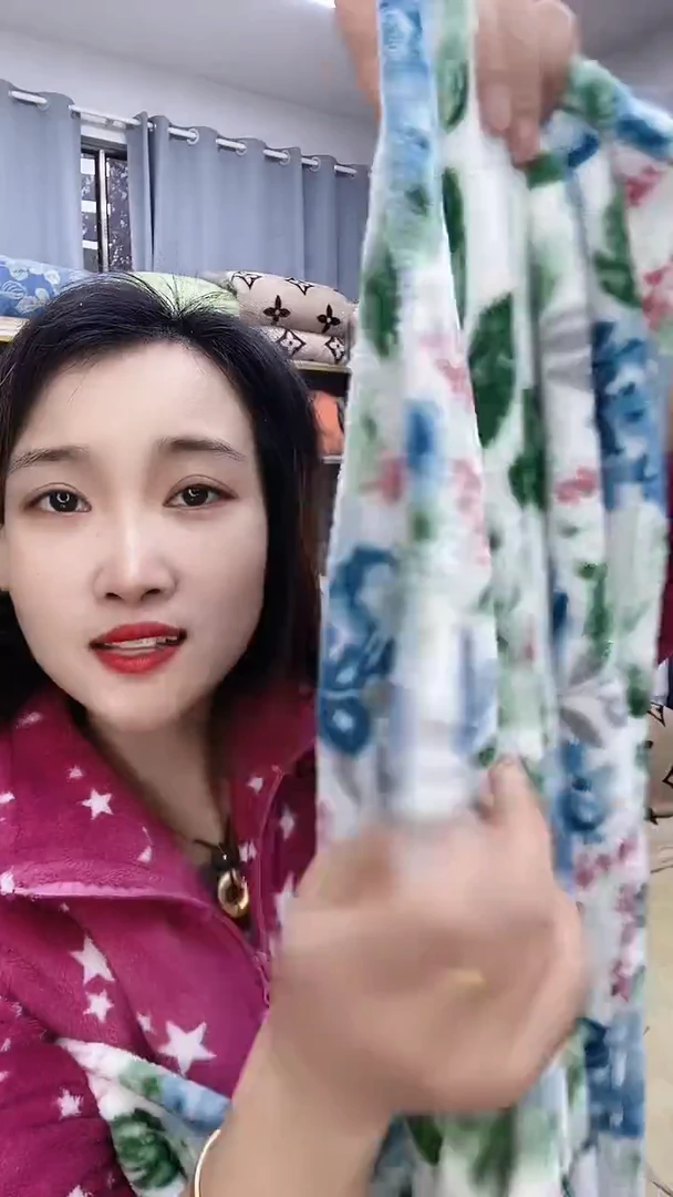 牛奶绒1.5*2绿花毛毯