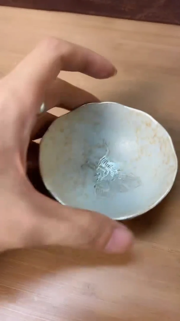 青花银绘蝴蝶普洱杯