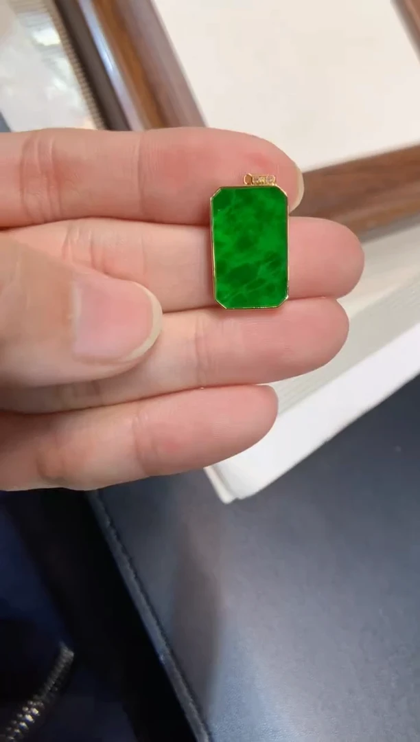 吊坠(不含链)18K金镶嵌翡翠无事牌