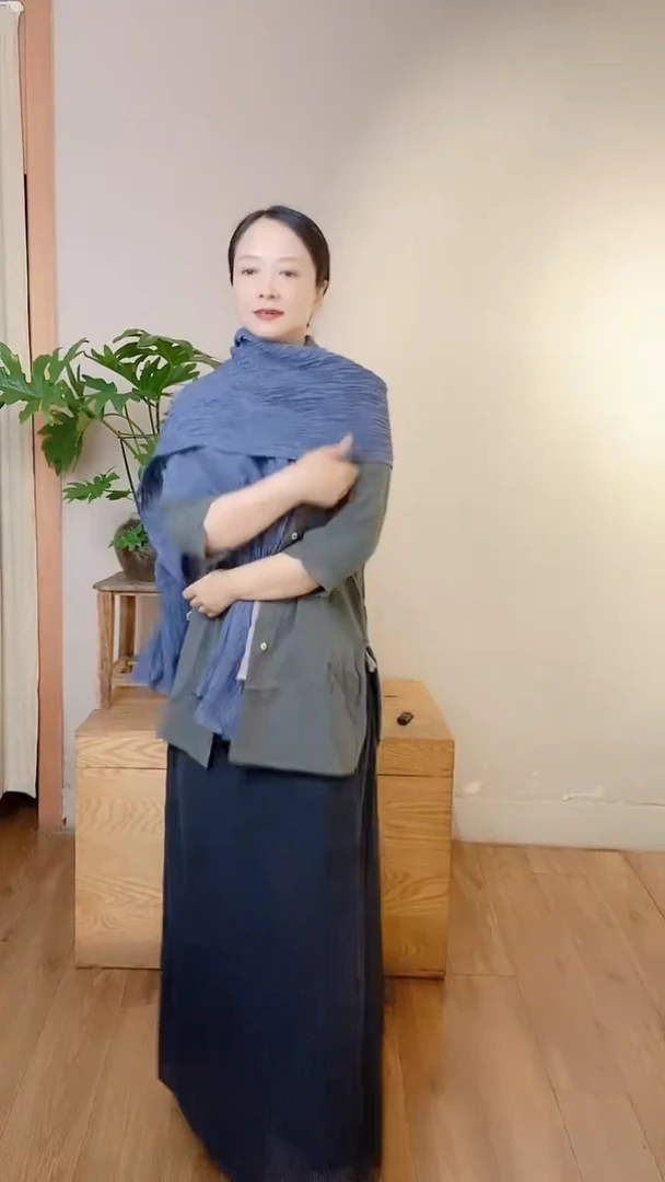 九章号灰蓝色围巾