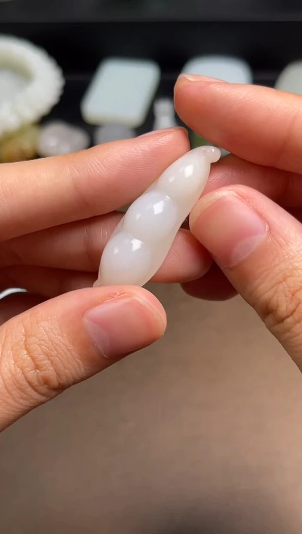 和田玉未镶嵌颈饰娟*卷75