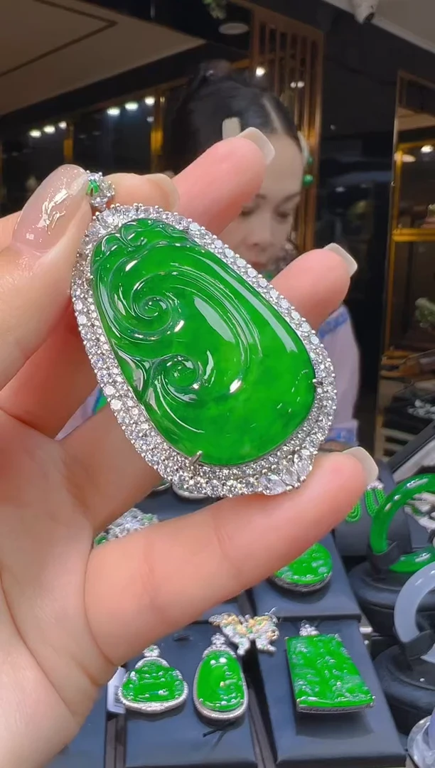 吊坠(赠链)银S925镶嵌翡翠012（多样性发其一）