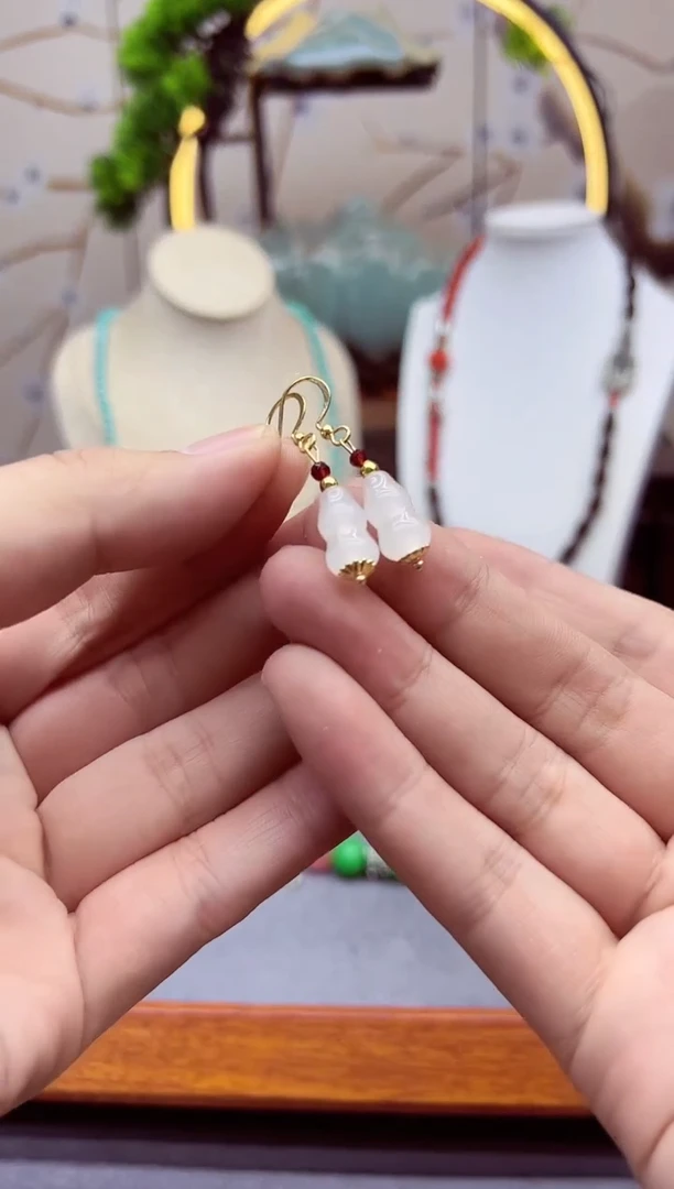 【闪购商品】和田玉耳饰14K金镶嵌E131```````