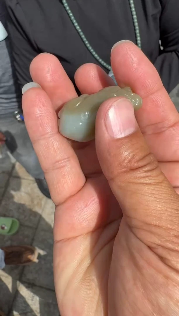 未镶嵌和田玉（糖玉）挂件和田玉