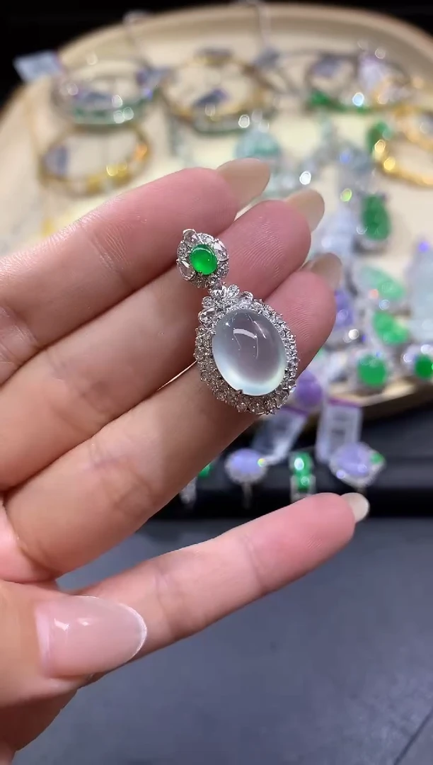 吊坠(不含链)18K金镶嵌翡翠A394|19800