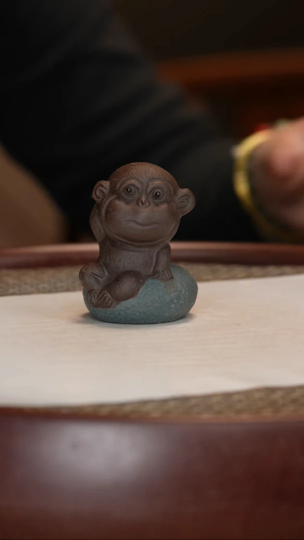 【闪购商品】紫砂茶壶高黑料猴子