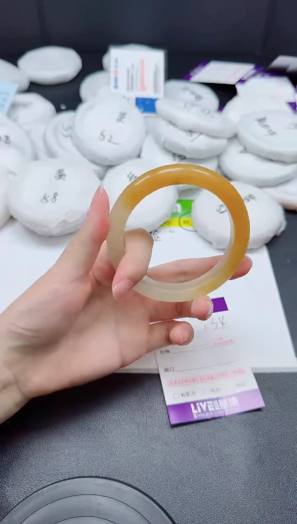 石英质玉手镯未镶嵌0134-6061