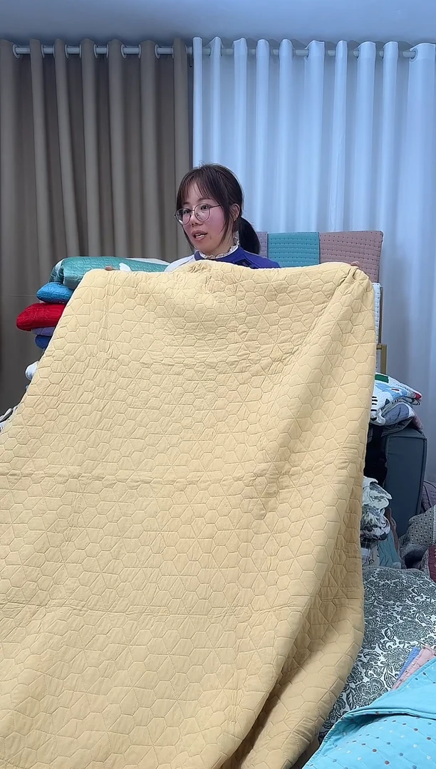 棉230*230纯棉床盖黄