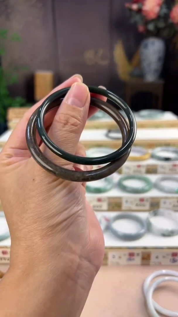 【闪购商品】翡翠手镯未镶嵌叮当镯一对
