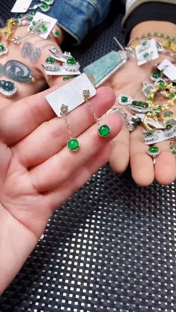 【闪购商品】翡翠耳饰未镶嵌111111111