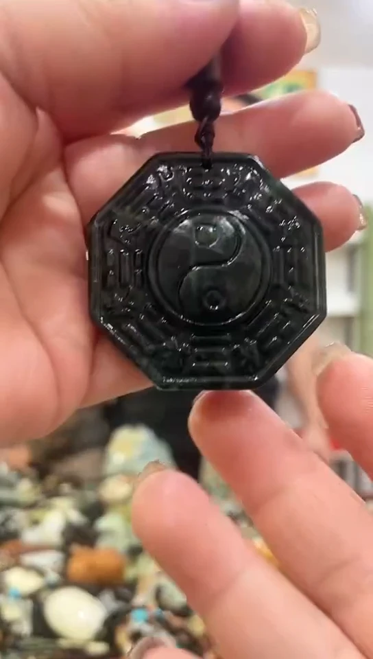 未镶嵌岫玉吊坠