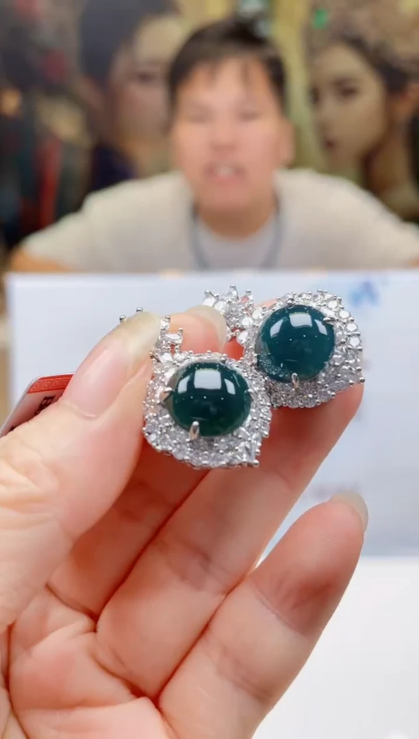 翡翠未镶嵌颈饰多样性发货 (只发一件) *MC6