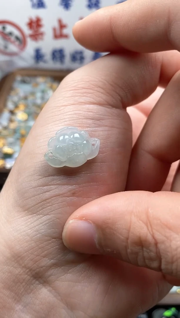 【闪购商品】翡翠颈饰未镶嵌哥哥